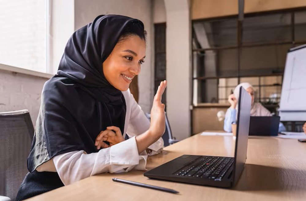 Islamic Psychologist taking an online session - Sakeena Academy